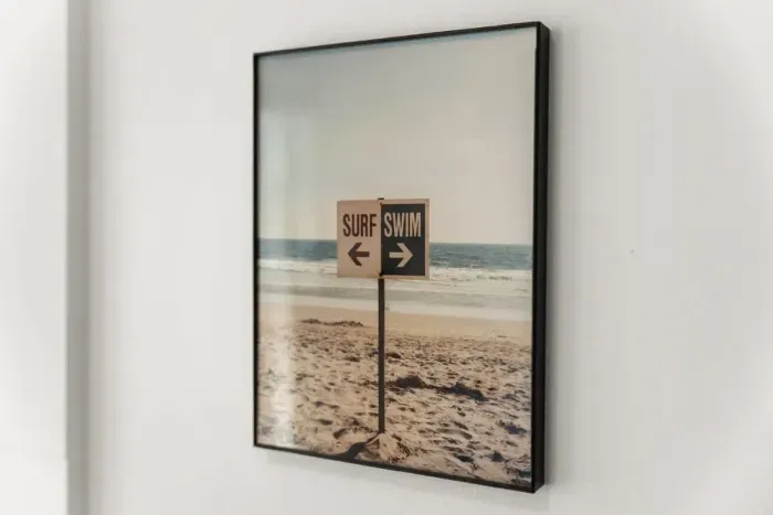 Contemporary picture frame