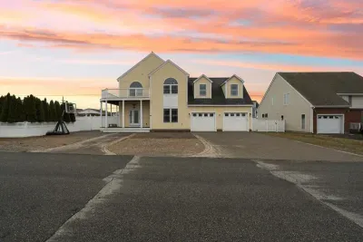 Welcome to Sandy Toes!