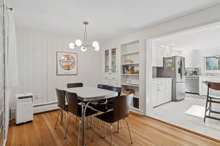 Dining area with seating for 6. The A/C cools the entire main living area