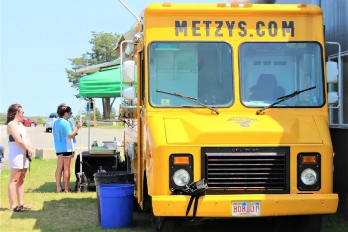 Metzy's food truck