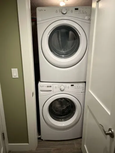 In-unit washer and dryer!