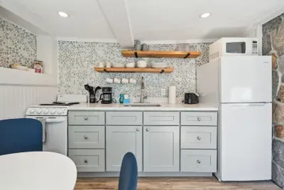 Fully equipped kitchen with full redesign