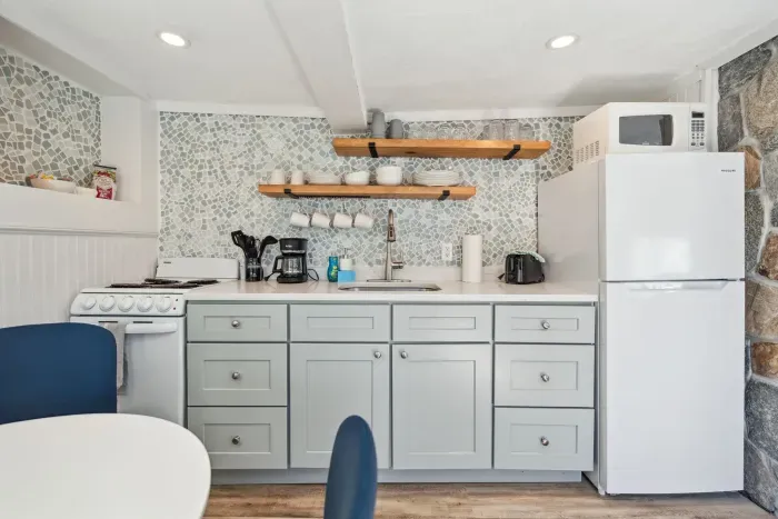 Fully equipped kitchen with full redesign