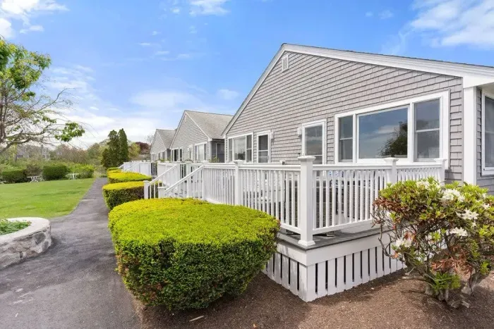 Front of unit and view of deck