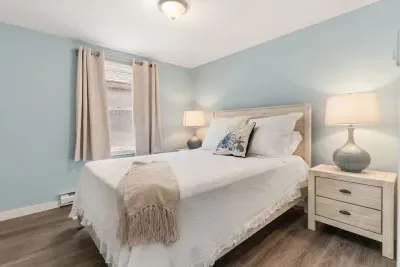 Bedroom #1 - Queen bed