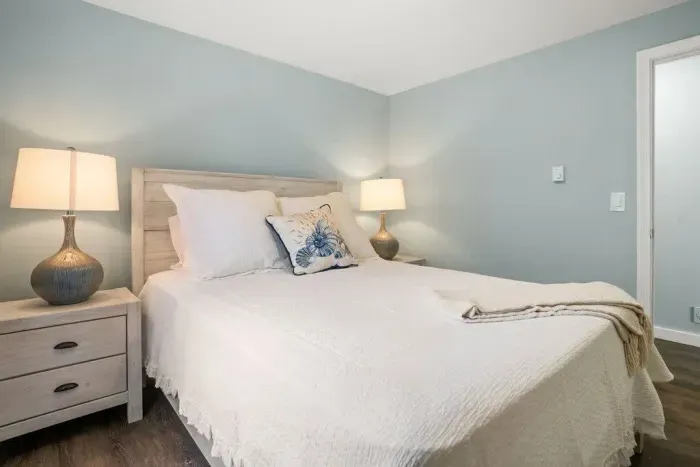 Bedroom #1 - Queen bed