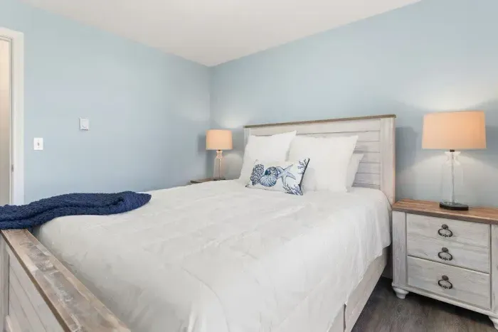 Bedroom #2 - Queen bed