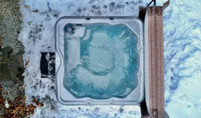 This hot tub is the perfect place to relax after a day on the slopes, or a day in town shopping :)