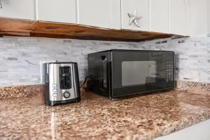 Microwave & toaster