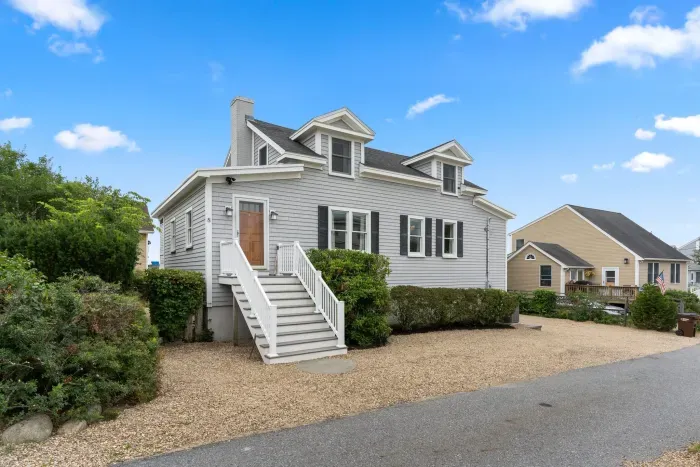 Welcome to Seaside Serenity! Your home away from home on beautiful Plum Island just steps away from the beach.