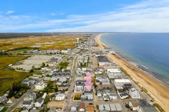Aerial view, 1 block to the public beach and 2 blocks to the Salisbury Center