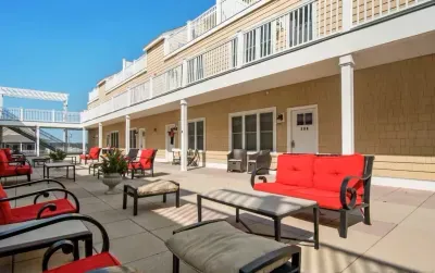 Common courtyard (Patio chairs and tables are not available during winter)