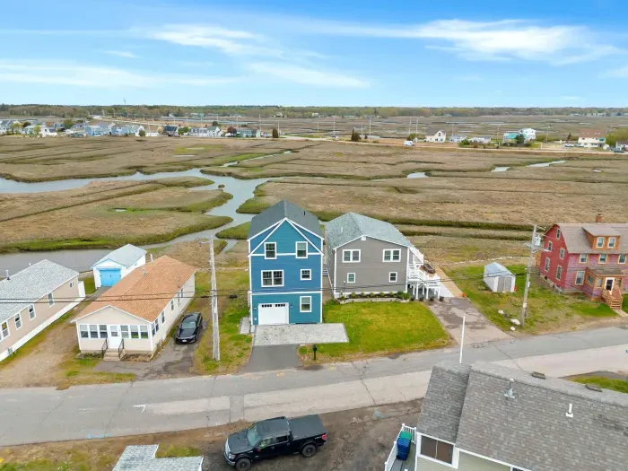 3 story single family with garage