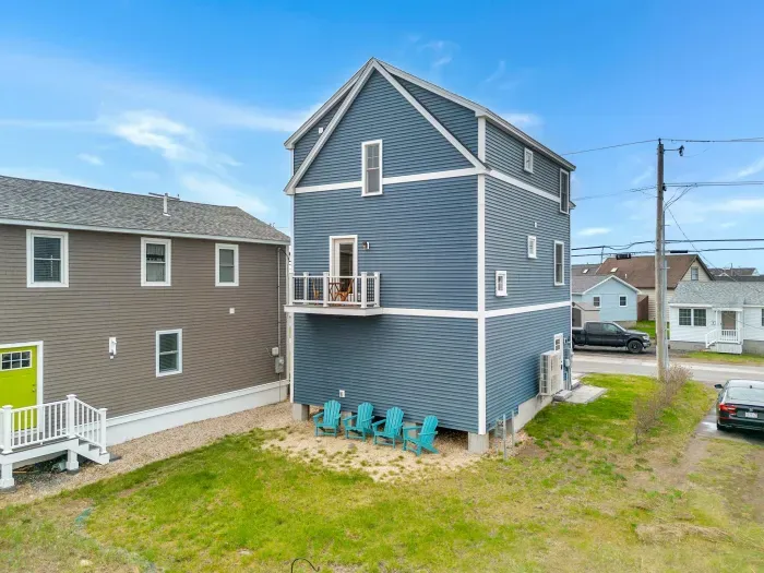3 story single family with garage