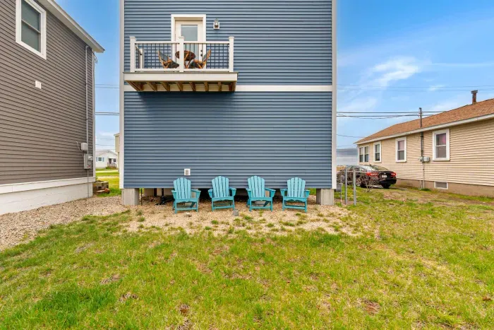 3 story single family with garage