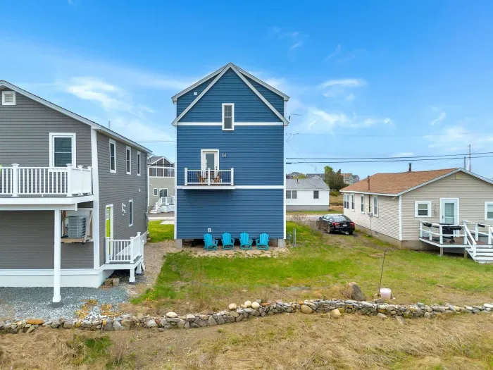 3 story single family with garage