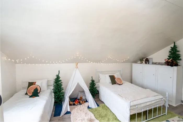 One full bed, one twin, a kids tent with lights