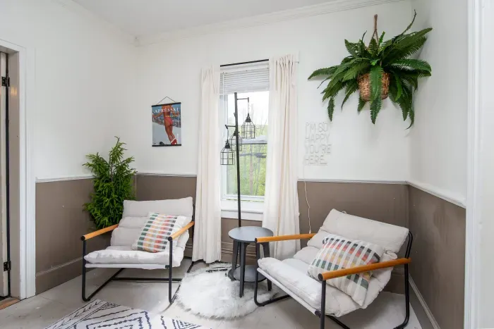 Upstairs hallway with access to all 3 bedrooms