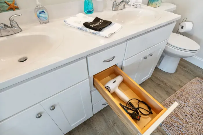 Primary ensuite with hairdryer provided