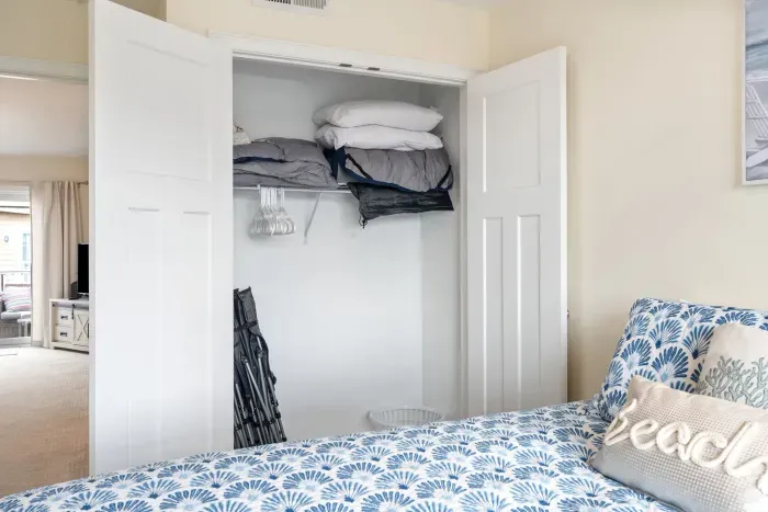 Bedroom #3 with two provided cots for 2 additional kids!