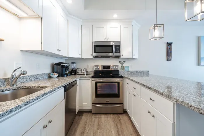 Fully equipped kitchen with dishwasher