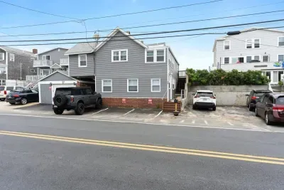Unit is 2nd floor in a 4-unit condo building