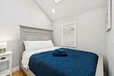2nd bedroom