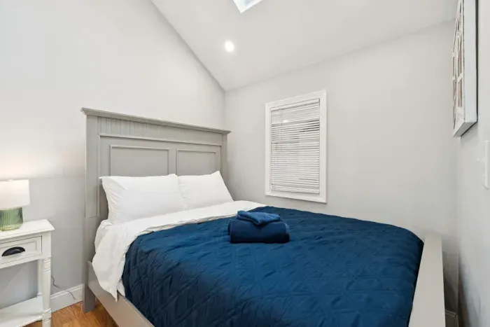 2nd bedroom