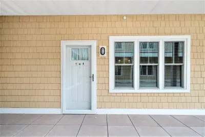 The private entry to the unit!