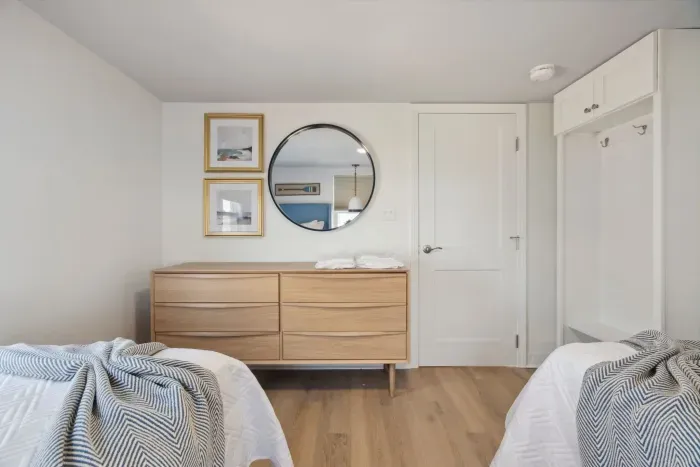 Bedroom #1 with 2 single beds