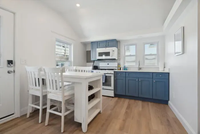 Fully equipped kitchen with updated appliances (no dishwasher)