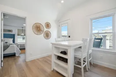 Fully equipped kitchen with updated appliances (no dishwasher)