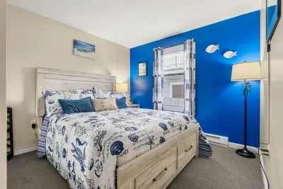 Bedroom #2 - Queen bed. Clean linens provided.