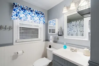 Full bathroom with shower/tub combo. Clean towels provided for all guests