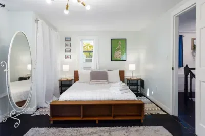 Main bedroom, queen size Tuft & Needle bed.