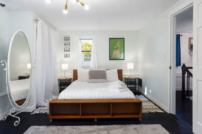 Main bedroom, queen size Tuft & Needle bed.