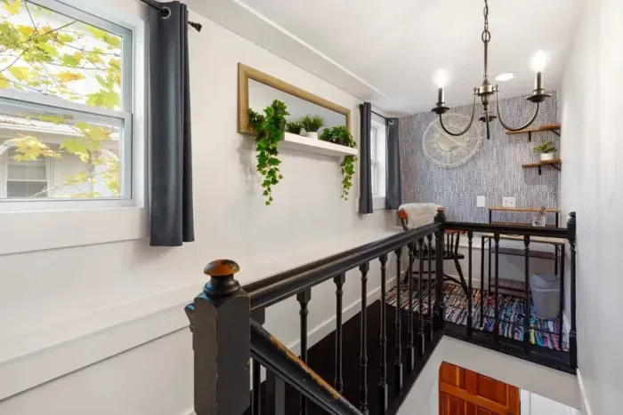 Office nook with plenty of light to help you focus for work.