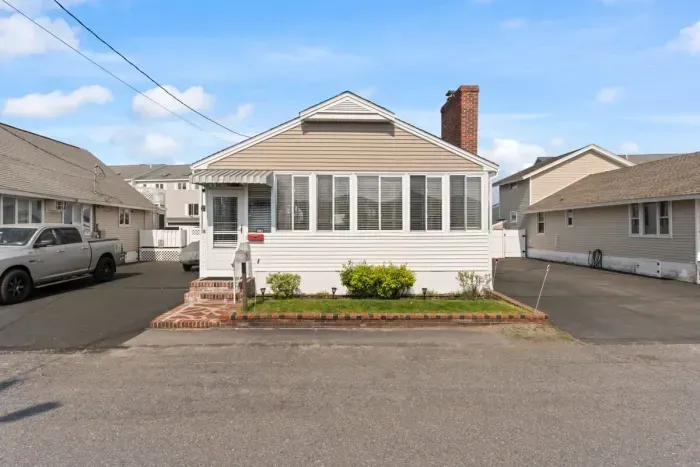 Street View. Off-street parking for 4 cars.