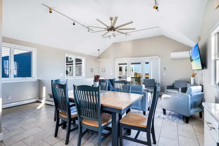 Dining area for 6 people on 3rd floor with spectacular views.  