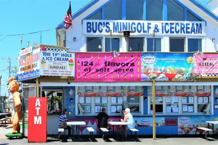 Buc's Mini golf & Ice cream