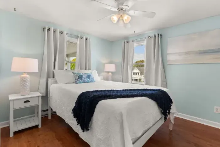 Bedroom with queen bed