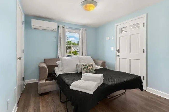 Bonus room with sleeper sofa (the second sleeper sofa is located in the living room)