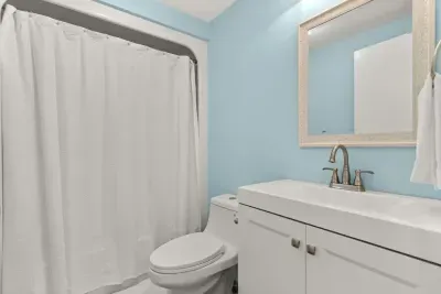 Full bathroom