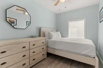 Bedroom #3 - Queen bed