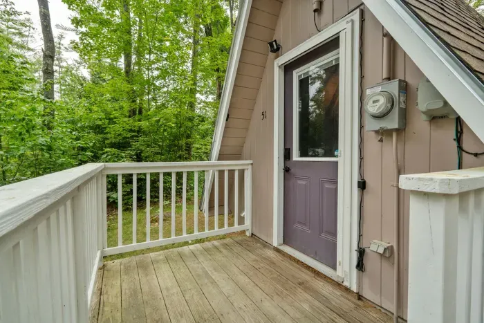 The main entrance to Camp Conway. There is a Schlage smart lock on the door. Back up lockbox info will be provided if you have any issues with the smart lock :)