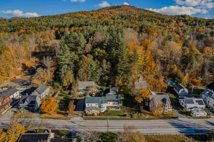 The Inn is located right in the middle of the picture