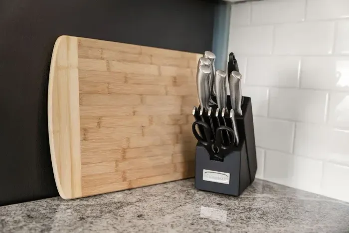 Fully-equipped open kitchen/living room