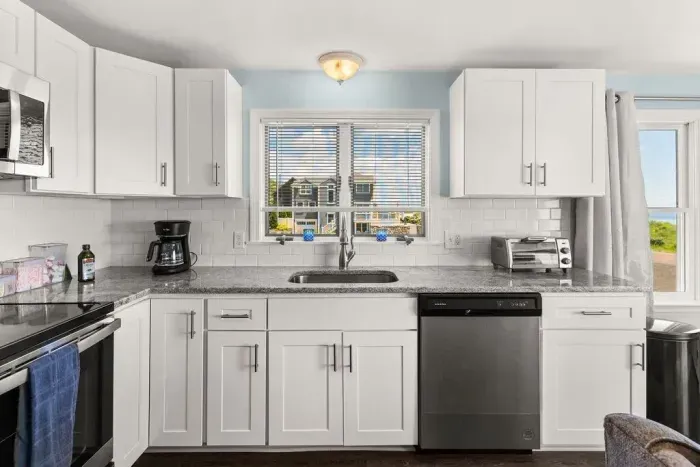 Fully-equipped open kitchen/living room