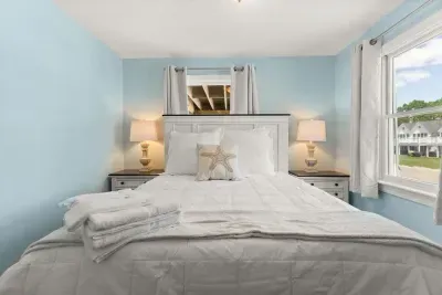 Bedroom with queen-sized bed