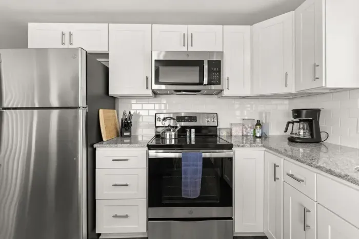 Fully-equipped open kitchen/living room